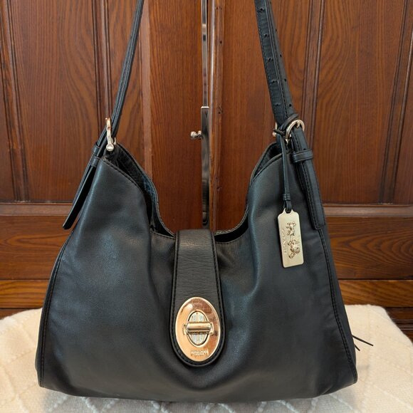 Coach Madison Carlyle Black Leather Shoulder Bag Gold Turnlock - Picture 2 of 14
